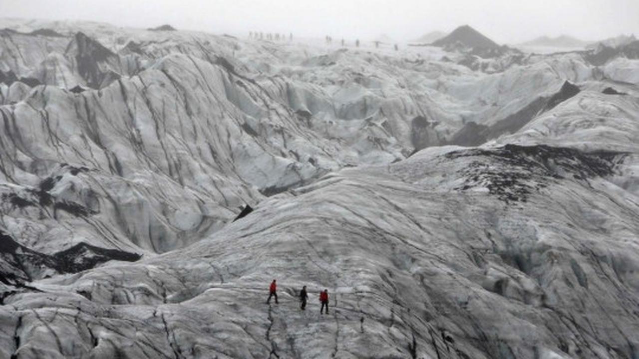 Menyaksikan fenomena mencairnya gletser di Islandia capai 1 km