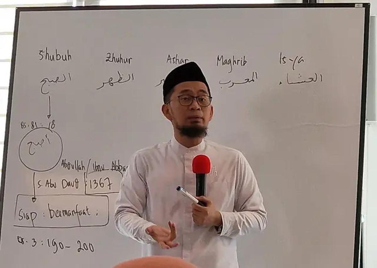 Stres karena Banyak Masalah? Coba Amalkan Ini Kata Ustadz Adi Hidayat
