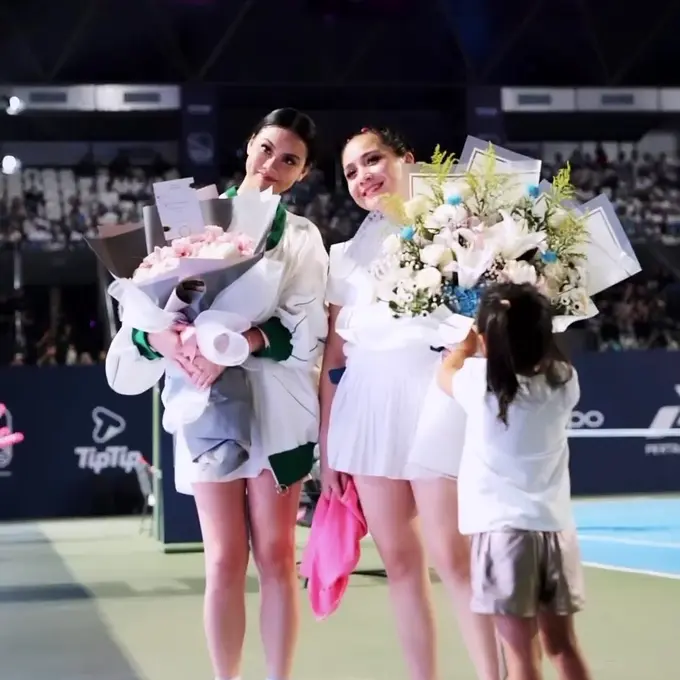 [Fimela] Gege Elisa di Lagi-Lagi Tenis