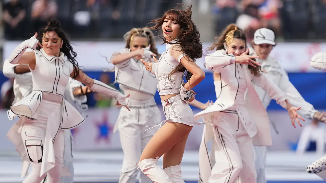 Foto: Penampilan Lisa Blackpink Curi Perhatian saat Upacara Pembukaan Piala Dunia 2026 di Amerika Serikat