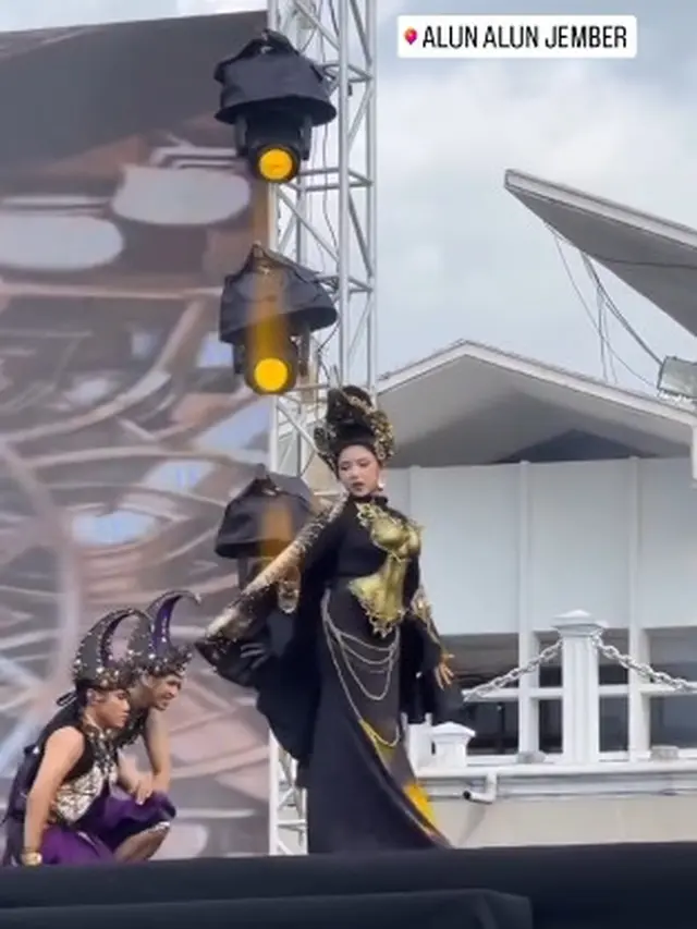 Bak Seorang Ratu, Ini 7 Potret Tiara Andini di Jember Fashion Carnaval