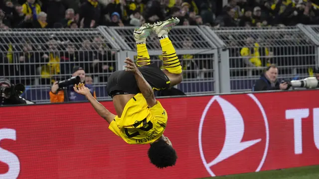 Foto: Aksi Gol Tangan Tuhan Thiago Silva Buyar, Chelsea Takluk dari Borussia Dortmund di Liga Champions
