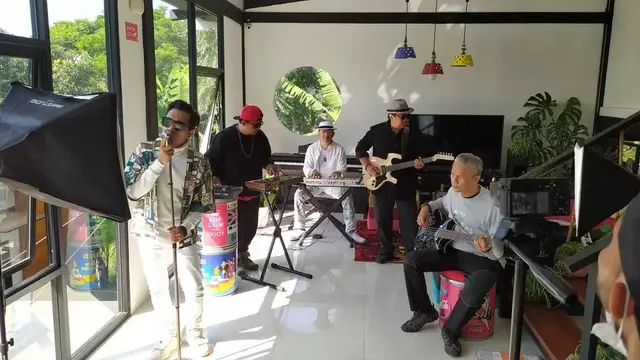 SAKI2, Insane, Rezcky Purba The Titans, dan Imot The Titans (https://www.instagram.com/p/CT_eEQHPprd/)