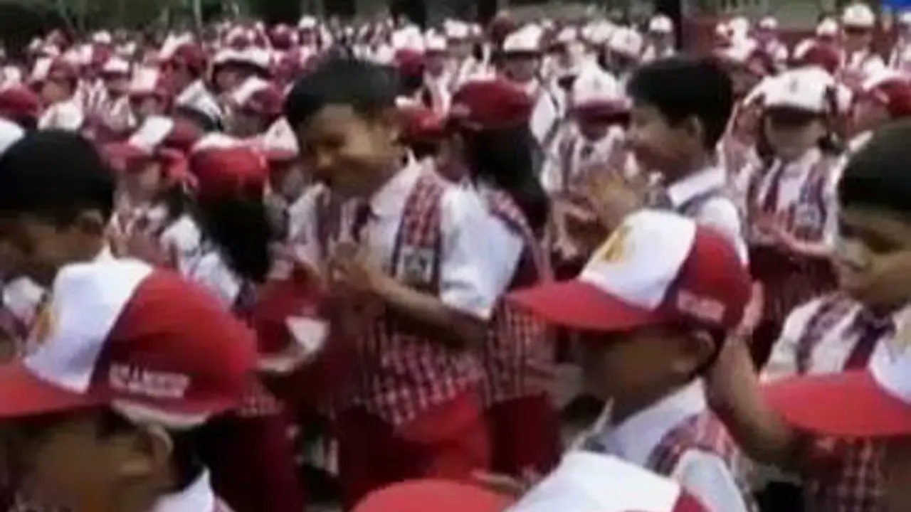 Kabut Asap Palangkaraya Hilang, Siswa SD Kembali Bersekolah