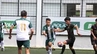 Pertandingan pekan kedua Bola Sunday League yang mempertemukan D'Olip FC kontra GGFC di Sabnani Park, Tangerang Selatan, Minggu (14/8/2022). (Ist)