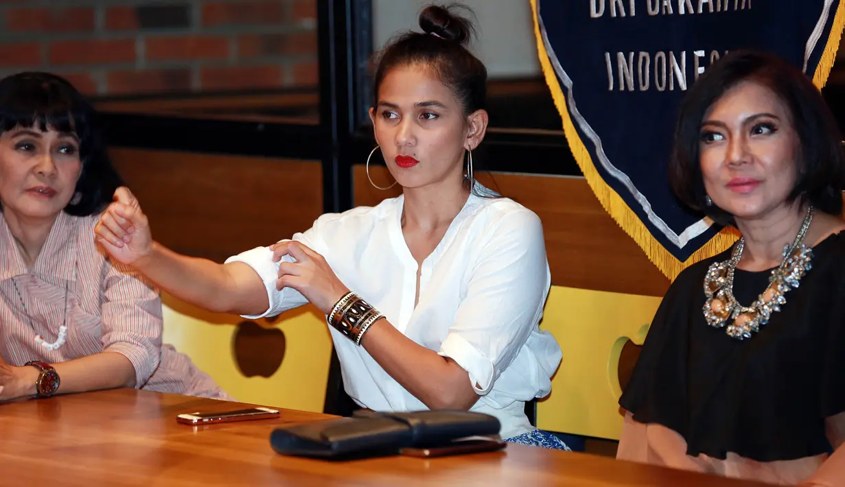 Selain akting, Nova Eliza rutin terlibat dalam kegiatan sosial. Di bulan Ramadan ini, tidak lupa ia memanfaatkan untuk berbagi kebahagiannya bersama anak yatim dan orang tak mampu. (Deki Prayoga/Bintang.com)