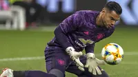 6. Sergio Romero - Bergabung pada 2015, Romero menjadi pemain Argentina ke 6 yang memperkuat Setan Merah. Romero menjadi kiper cadangan Manchester United. (AFP/Tony Ashby)