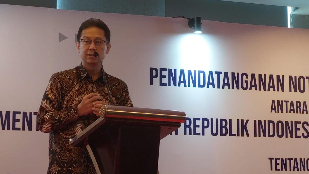 Menkes Budi bicara soal dugaan kasus gangguan ginjal akut pada anak di Jabar, di sela-sela Penandatangan Nota Kesepahaman Antara Kementerian Kesehatan RI dengan PT Astrazeneca Indonesia di JS Luwansa Kuningan, Jakarta Selatan pada Senin (21/2/2023).