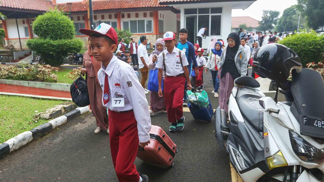 FOTO: Hari Pertama Penuh Semangat di Sekolah Rakyat