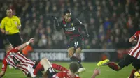 Bungkam Soton, Liverpool Ancam Posisi MU