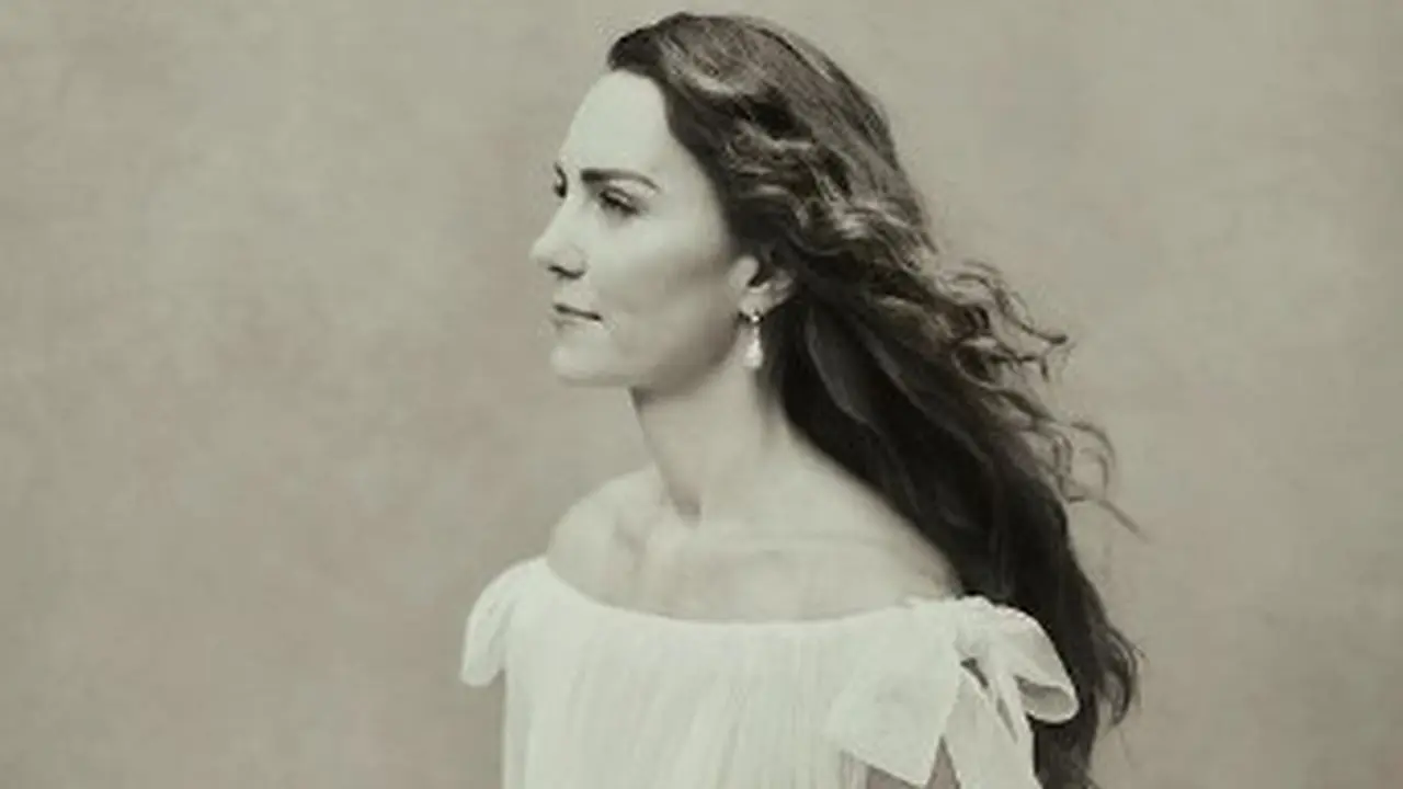 Anggunnya Kate Middleton Berbalut Gaun Alexander McQueen di Potret Ultah ke-40