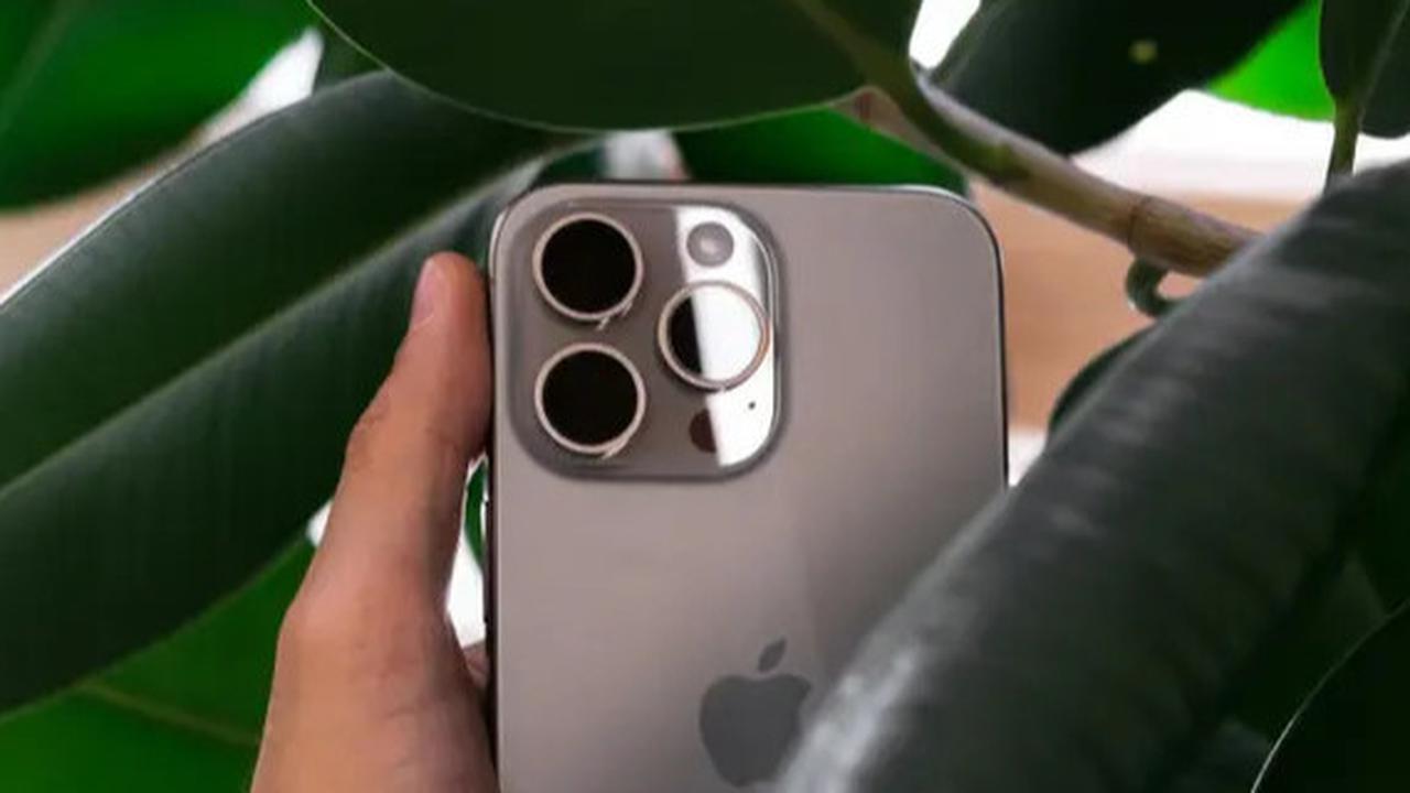 Harga iPhone 15 Bekas Mei 2025 Turun Segini