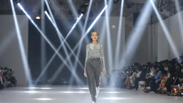 Sinergi Otomotif dan Fashion, Mazda x Jeffry Tan-Yosafat Dwi Kurniawan di Panggung JFW 2023