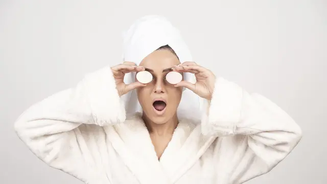 Kurang Tidur Bukan Alasan! Ini 3 Tips Supaya Mata Panda Hilang [Dok/freepik.com]