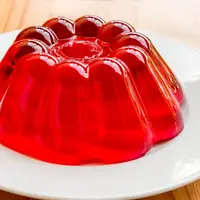 Sama-sama miliki rasa manis, antara agar-agar dan puding, manakah yang menambat hatimu?| Via: resepmasakan.com