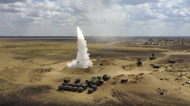 FOTO: Rusia Gelar Latihan Militer Gabungan di Ashuluk