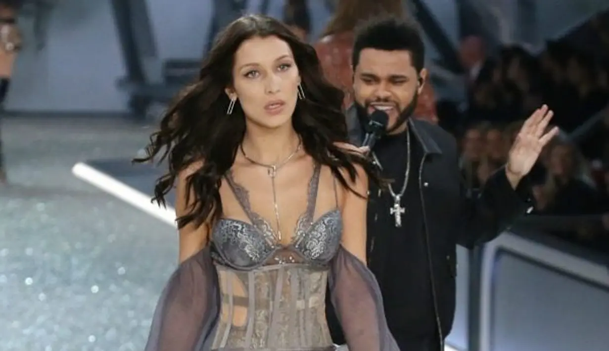 Seperti yang dilansir dari US Weekly, seorang sumber pun membuka keadaan hubungan Bella dan The Weeknd saat ini. (Elite Daily)