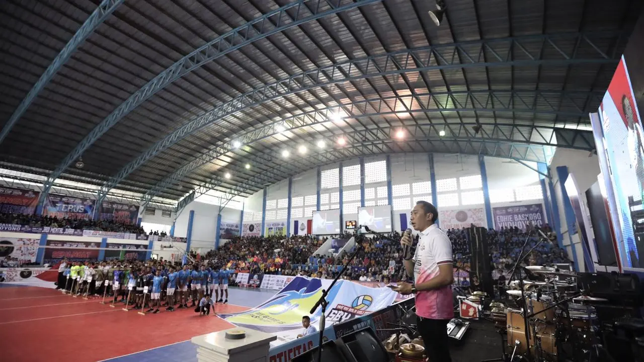 Ibas Ajak Group Band Jamrud Meriahkan Invitasi Bola Voli SBY Cup di Pacitan
