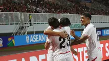 Mitchell Baker, Marc Klok, dan Shayne Pattynama saat Timnas Indonesia menghadapi Kamboja dalam laga Piala AFF 2026 di Stadion Pakansari, Bogor, Senin (27/7/2026). (Bola.com/Budy Santoso)