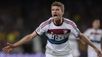 Thomas Muller adalah pemain sepak bola Profesional asal Jerman yang bermain di Bayern Munchen