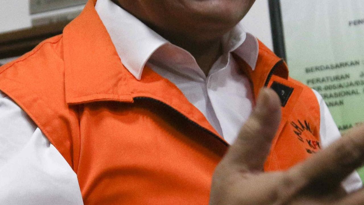 Bambang Kayun Panji Sugiharto divonis bersalah dan dijatuhi hukuman 6 tahun penjara.