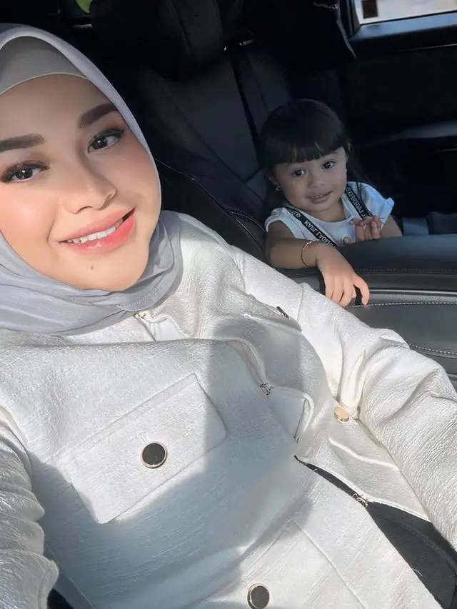 Aurel Hermansyah Setelah Menyandang Status Haji. [@aurelie.hermansyah]