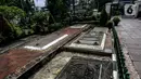 Suasana Gereja Sion yang berada di sudut Jalan Pangeran Jayakarta, Taman Sari, Jakarta Barat, Jumat (23/12/2022). Gereja Sion atau dikenal juga dengan nama Portygeesche Buintenkerk yang usianya mencapai 326 tahun. Namanya Gereja Portugis, bukan berati didirikan oleh orang Portugis, melainkan orang Belanda. Setelah Indonesia Merdeka, Portugreesche Buitenkerk berganti nama menjadi Gereja Portugis. (Liputan6.com/Johan Tallo)