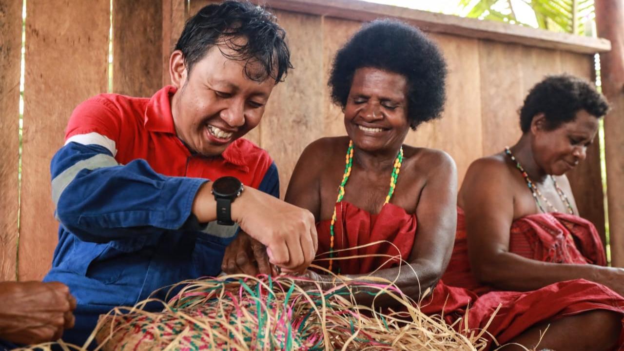 Pertamina Bangun Kampung Adat Malasigi Papua jadi Berdikari Energi