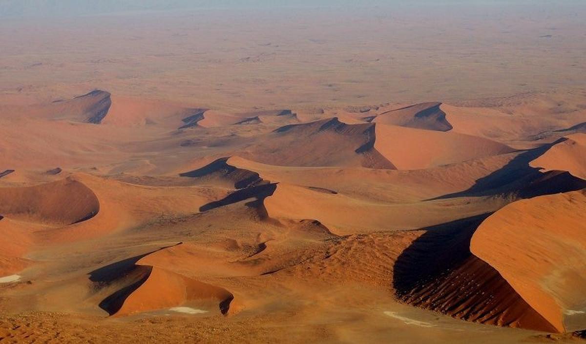 1. Gurun Namib <br>