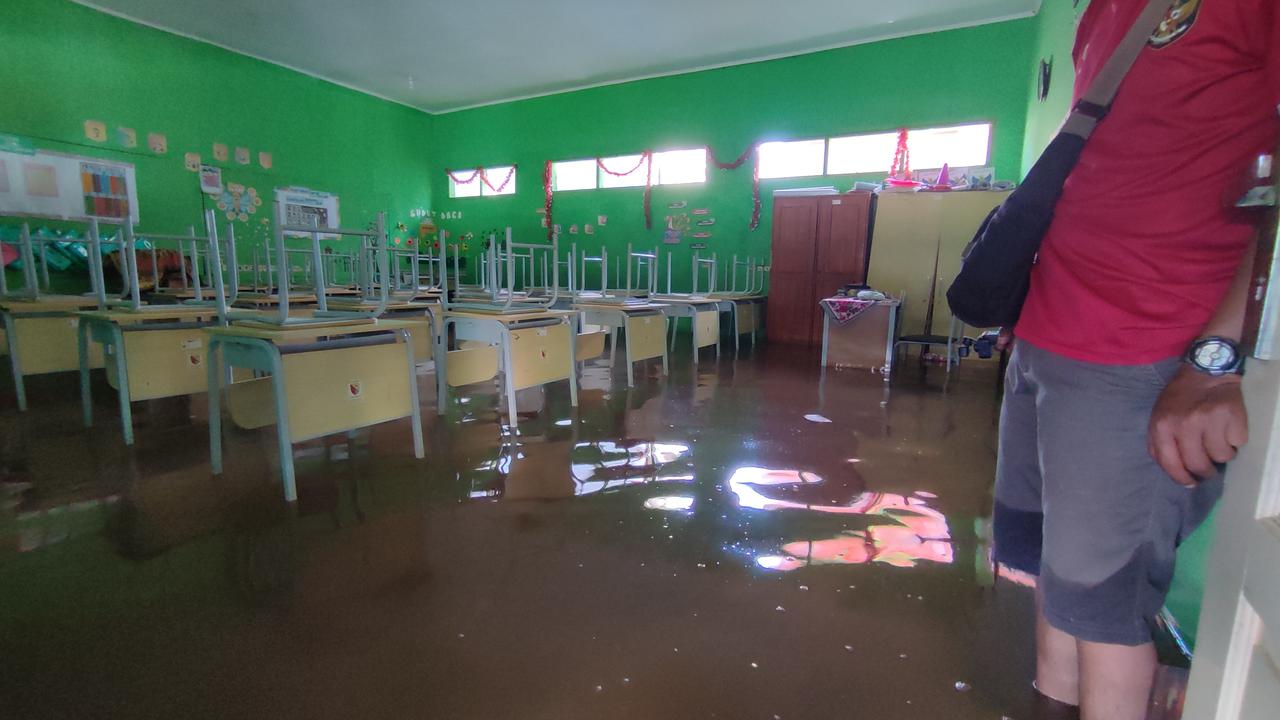 Kisah Pilu SDN Sapan 3 Bandung, Sudah Lima Hari Terendam Banjir dan Aktivitas Belajar Terhambat