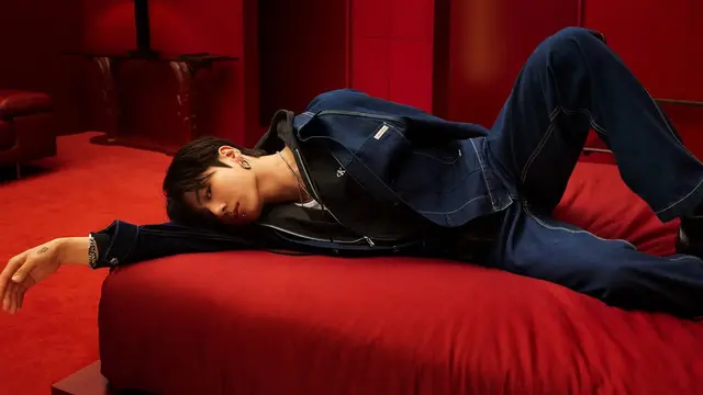 Jung Kook BTS Tampil di Kampanye Calvin Klein serba denim. Dok. Calvin Klein