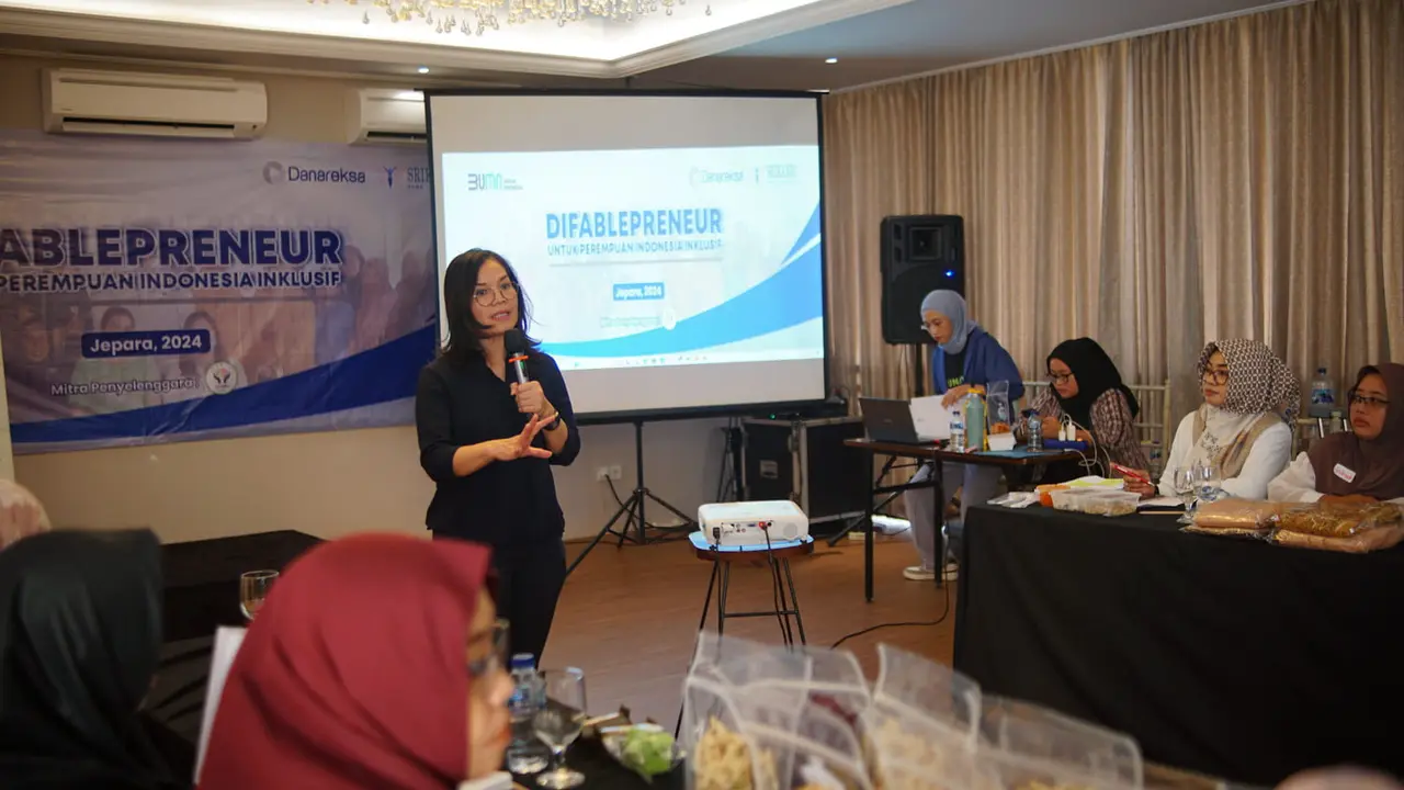 Direktur Keuangan Danareksa Basaria Martha Juliana dalam acara Difablepreneur untuk Perempuan Indonesia Inklusif.(Dok Danareksa)
