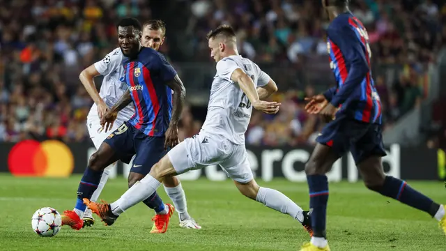 Foto: Barcelona dan Bayern Munchen Menang Meyakinkan, Liverpool Dipermalukan Napoli di Liga Champions