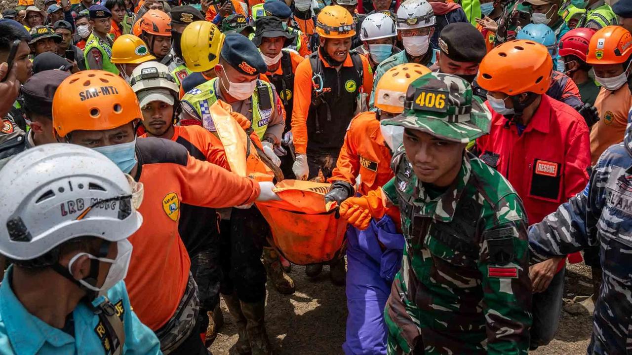 FOTO:  Tim SAR Temukan Korban Baru, Jumlah Tewas Longsor Banjarnegara Jadi Sembilan Orang