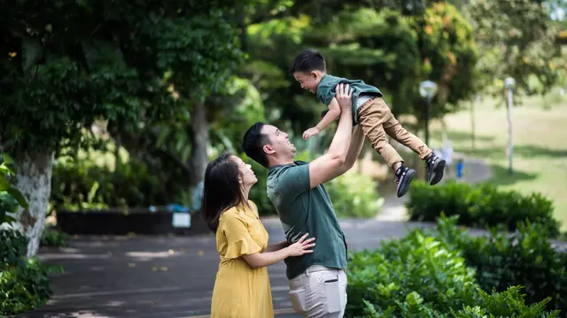 Bukan Hanya Tugas Satu Orang, Pentingnya Berbagi Beban Mental dalam Parenting agar Pasangan Tidak Mudah Kelelahan