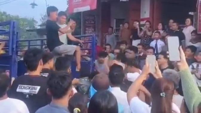 Gelapkan Mobil, Pelarian Pecatan Polisi Berakhir di Kandang Kambing