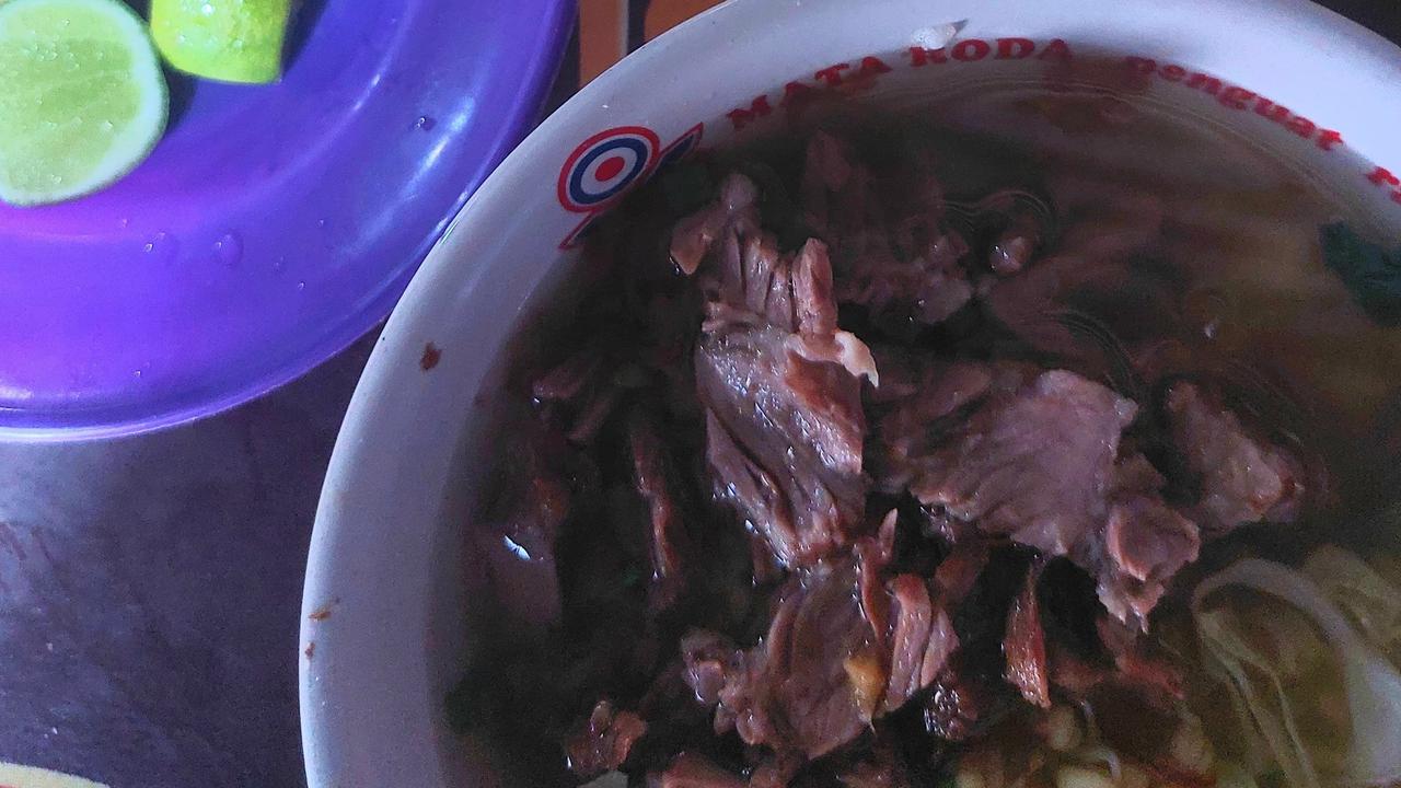 Menikmati Soto Daging Pak Sabar yang Legendaris Sejak 1984, Tetap Eksis dengan Sentuhan Digital QRIS BRI