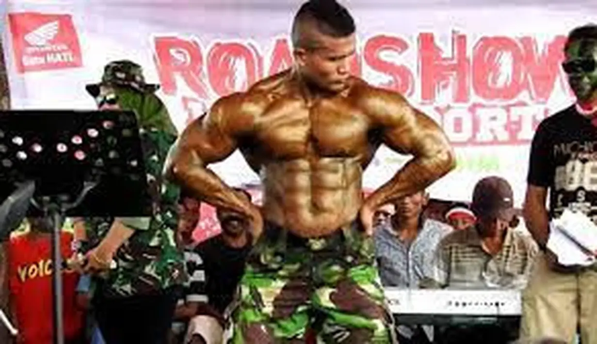 "Saya mengawali fitnes ini dari tahun 2000 waktu saya penugasan di Ambon itu pun alatnya pakai semen. Roda-roda besi dilas gitu. Jatuh bangun jatuh juga. Namanya kita menekuni sesuatu itu pasti banyak godaan. Tapi saya yakin binaraga ini suatu saat akan berdampak bagi pekerjaan saya." Ungkapnya.