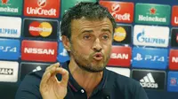Pelatih Barcelona, Luis Enrique, menjawab sejumlah pertanyaan pewarta saat konferensi pers di Pusat Olahraga FC Barcelona Joan Gamper di St Joan Despi, (16/9/2014). (REUTERS/Gustau Nacarino)