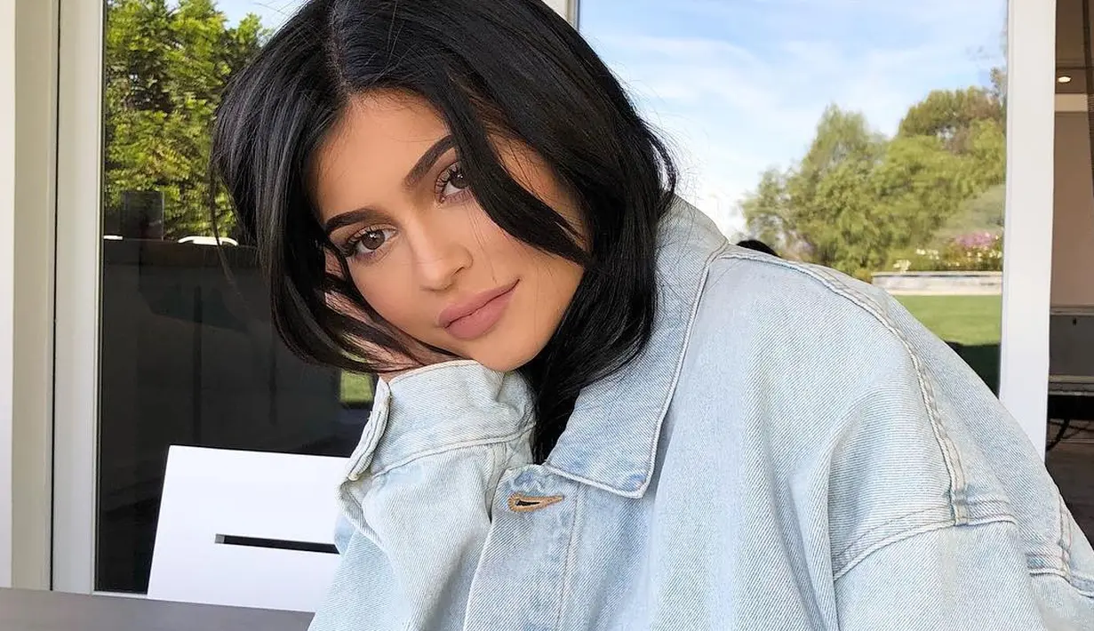Kylie Jenner sendiri sudah merasa lega karena pada akhirnya bisa mengatakan pada dunia apa yang sudah ia sembunyikan selama ini. (instagram/kyliejenner)