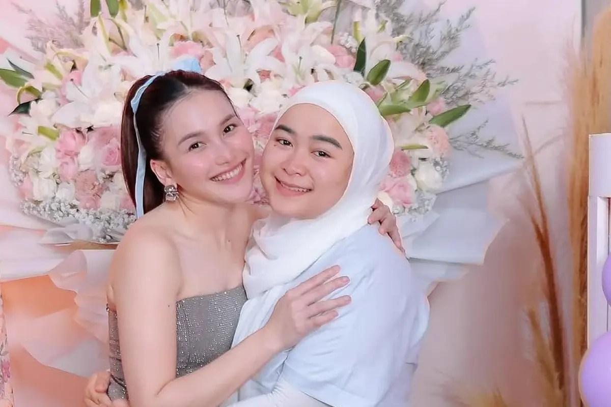 Ayu Ting Ting saat Berikan Kejutan Ulang Tahun Adiknya