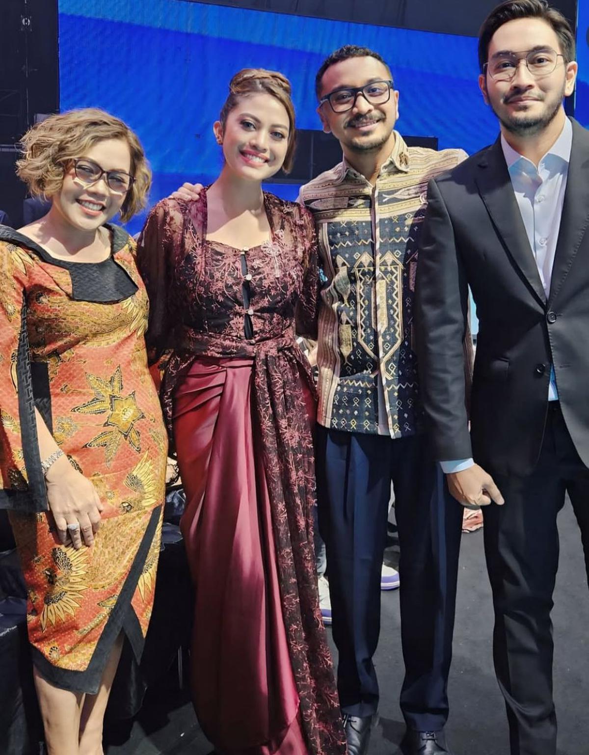 Inspirasi Kebaya Modern dari Cynthia Riza, Istri Giring Ganesha, untuk Tampil Elegan di Berbagai Acara
