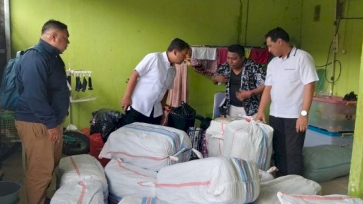 NTT Jadi Pintu Masuk, 157 Bal Pakaian Bekas Diselundupkan dari Timor Leste