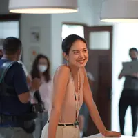 Selain karena memiliki darah Belgia, Aurelie memang lebih suka tampil dengan gaya makeup natural [@aurelie]