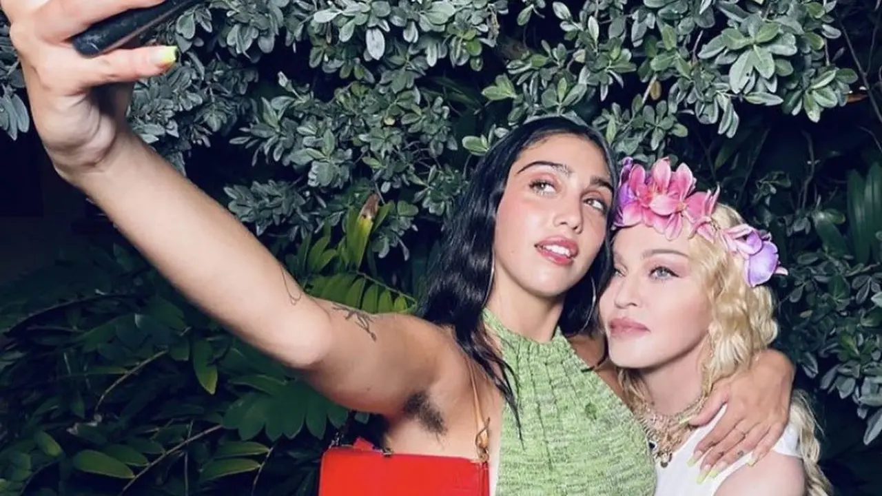 Madonna dan Putrinya