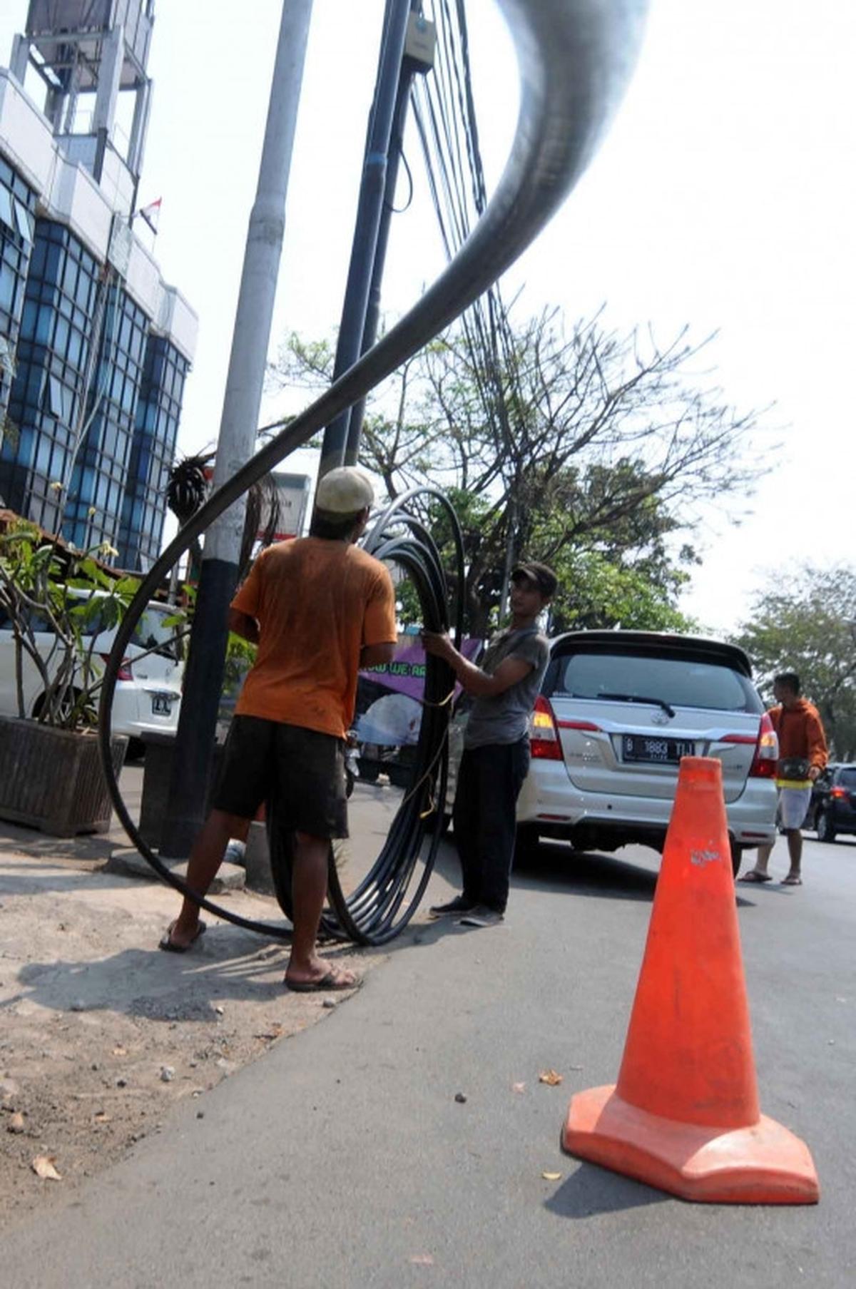 Telkom ganti seluruh kabel tembaga dengan serat optik