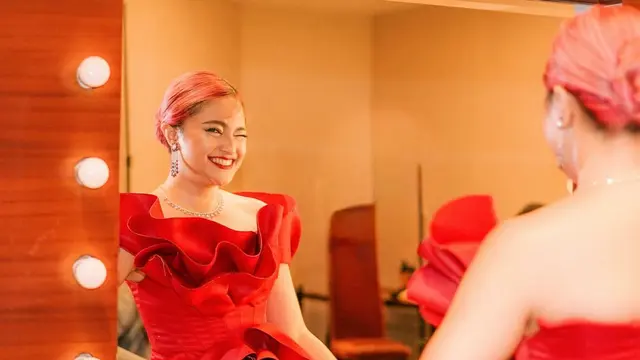 Tatanan Rambut dan Makeup Selaras