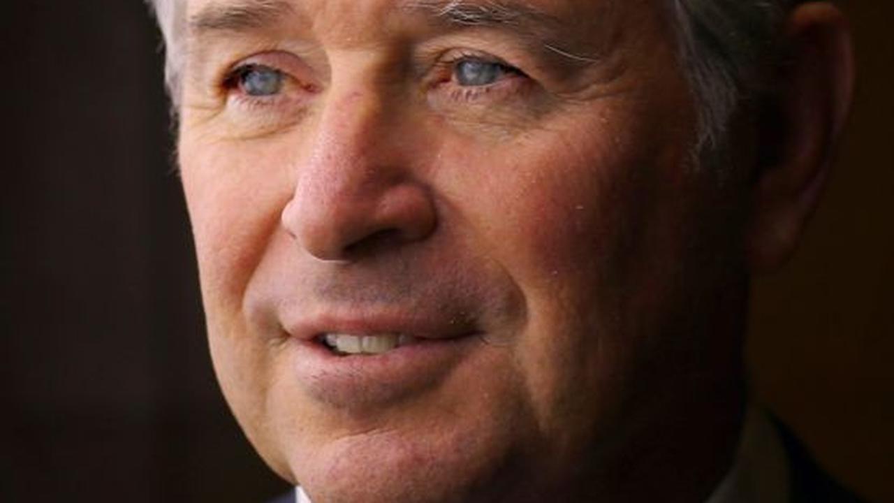 1. CEO Blackstone, Stephen Schwarzman USD 253 juta atau Rp 3,8 triliun.