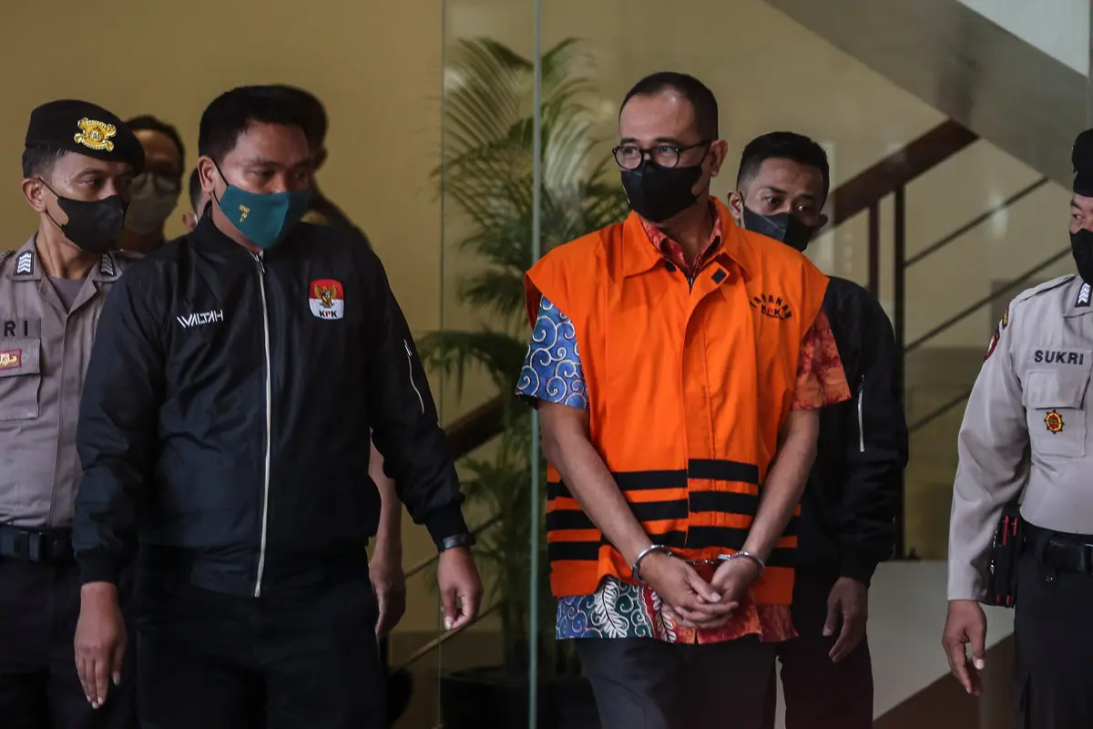 Mantan Pejabat Dirjen Pajak Rafael Alun Trisambodo Resmi Huni  Rutan KPK