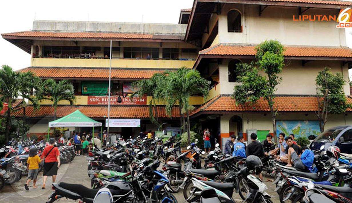  FOTO Gedung  Sekolah Dipenuhi Pengungsi Berikut Barang  
